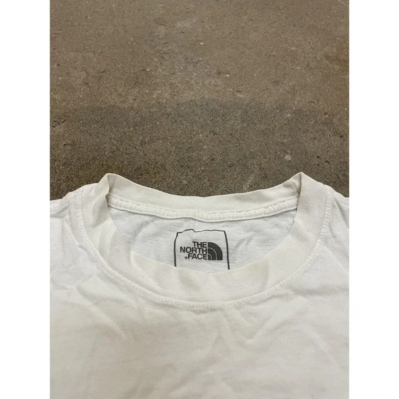 The North Face T-Shirt Mens Medium White Short Sleeve Logo Graphic Outdoor Tee - Picture 6 of 16